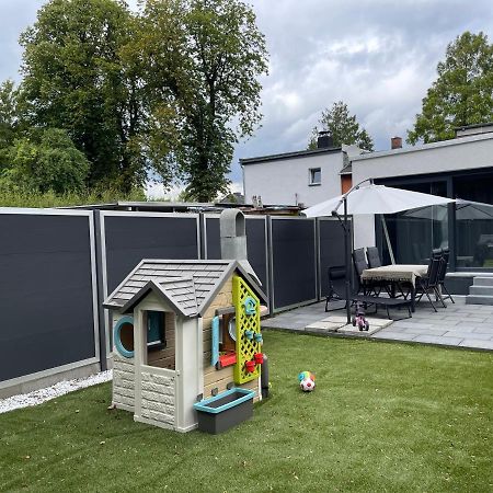 Villa Wohnen Im Reihenhaus Auf Zeit In Luebeck Esterno foto